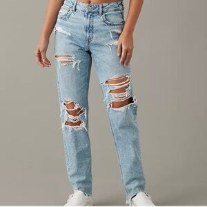 American Eagle Light Wash Stretch Mom Jeans